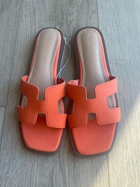 Madden Girl size 8.5 Orange Slide Sandals New Without Tags